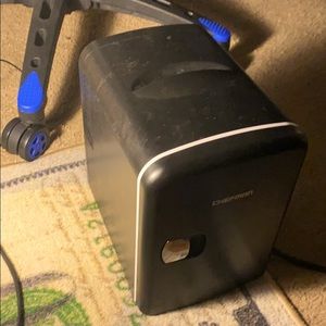 Mini fridge